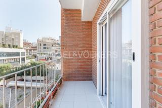 Location Appartement  Pasaje doctor serra. Amplia vivienda en centro de valencia