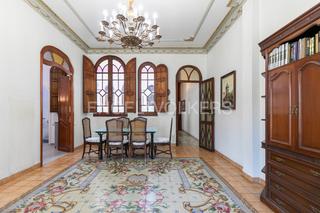 Apartament a El Cabanyal-El Canyamelar. Joya arquitectónica modernista en estado muy bueno y con gran po
