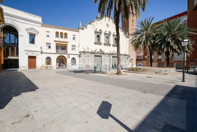 Foto 0d53fc9f-fba6-41bc-ba3c-79701a729bc1. Apartamento propiedad de arquitectura modernista en estado excelente con gran potencial de espacios y múltiples estancias en Valencia