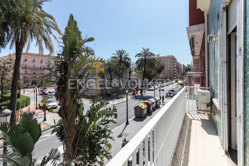 Foto 1c4c5e09-3331-4c67-8b1e-ad3ff819c219. Apartamento propiedad de arquitectura modernista en estado excelente con gran potencial de espacios y múltiples estancias en Valencia