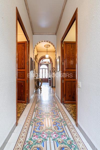 Foto 380510a8-e130-4ff4-a182-d1c35962f799. Apartamento propiedad de arquitectura modernista en estado excelente con gran potencial de espacios y múltiples estancias en Valencia