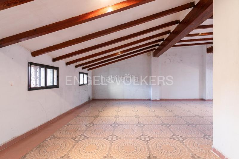 Foto 43f32444-f1f8-4edb-adde-27aed9e5f947. Apartamento propiedad de arquitectura modernista en estado excelente con gran potencial de espacios y múltiples estancias en Valencia