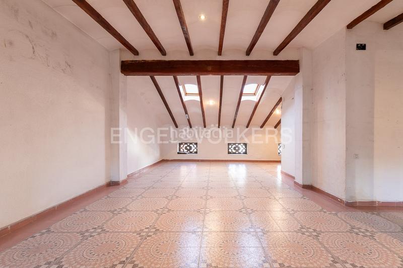 Foto 4a5a4626-1d1c-4588-a1b5-4f0322af1ac3. Apartamento propiedad de arquitectura modernista en estado excelente con gran potencial de espacios y múltiples estancias en Valencia