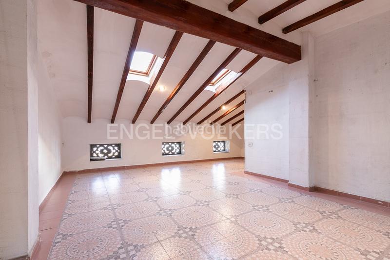 Foto 6f651dd7-3e89-4d3e-be56-881625871bb2. Apartamento propiedad de arquitectura modernista en estado excelente con gran potencial de espacios y múltiples estancias en Valencia