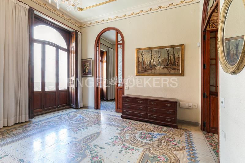 Foto 6f9bba8a-02a3-401a-95c7-fdff3b541d41. Apartamento propiedad de arquitectura modernista en estado excelente con gran potencial de espacios y múltiples estancias en Valencia