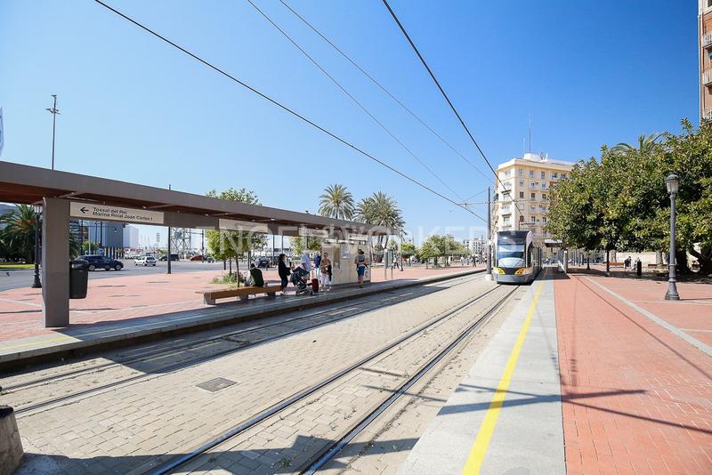 Foto 70bc7b9f-36a5-486b-b6e7-53a9021d23bf. Apartamento propiedad de arquitectura modernista en estado excelente con gran potencial de espacios y múltiples estancias en Valencia
