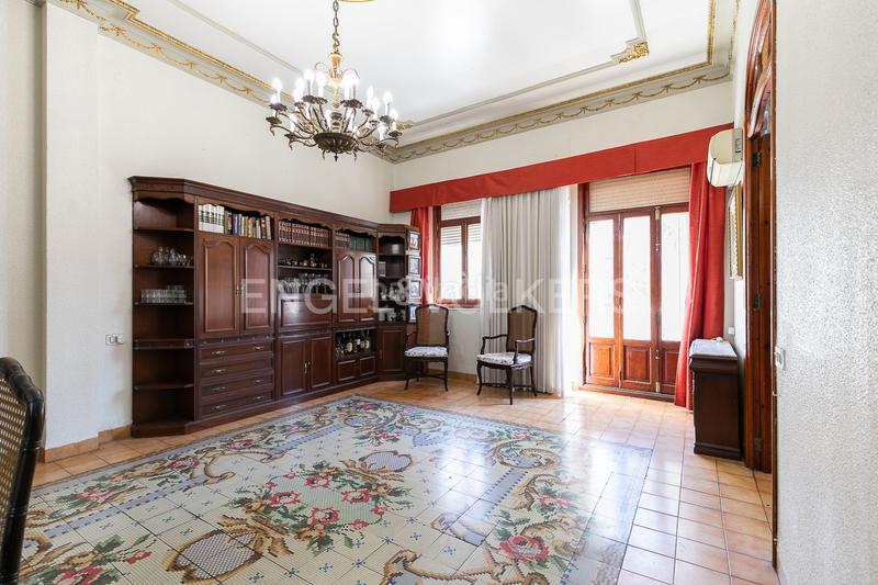 Foto 7a44be68-c86d-4b77-ae7d-88e38286a67a. Apartamento propiedad de arquitectura modernista en estado excelente con gran potencial de espacios y múltiples estancias en Valencia