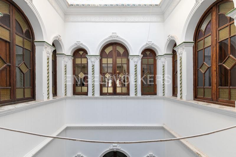 Foto 87e49654-5a24-4822-9191-cf1c50b5f988. Apartamento propiedad de arquitectura modernista en estado excelente con gran potencial de espacios y múltiples estancias en Valencia