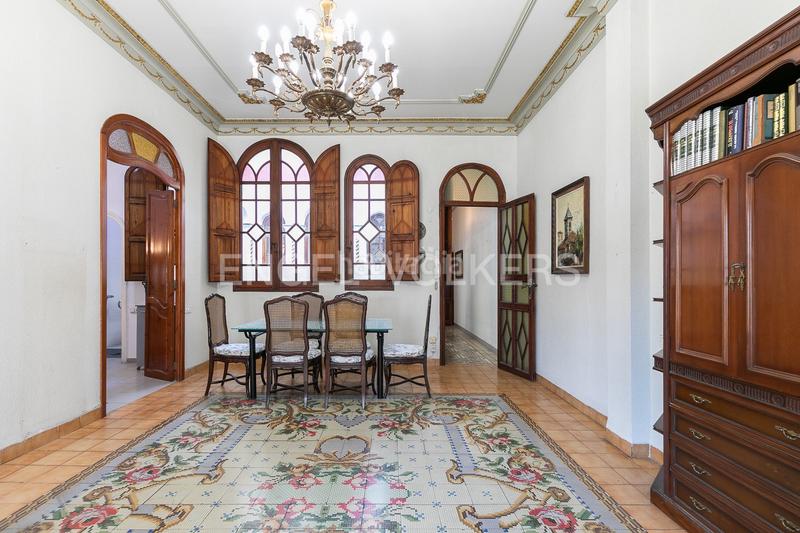 Foto c09d926f-ee2a-4721-894f-a301e2c86675. Apartamento propiedad de arquitectura modernista en estado excelente con gran potencial de espacios y múltiples estancias en Valencia