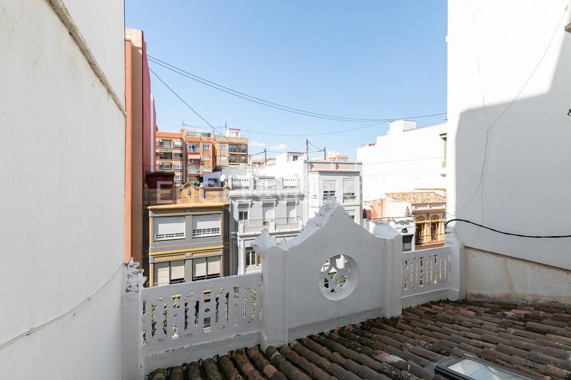 Foto e57c701d-8e83-4dbe-888c-8d2ad7f3d6df. Apartamento propiedad de arquitectura modernista en estado excelente con gran potencial de espacios y múltiples estancias en Valencia