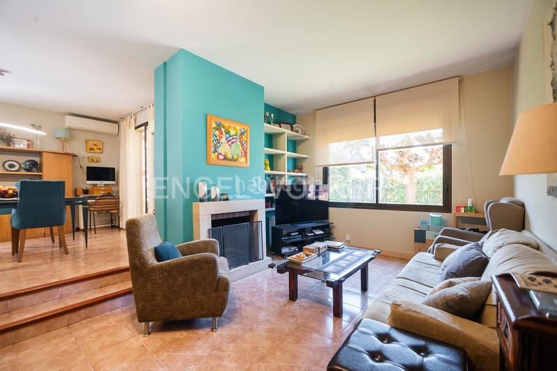Foto f547de75-c384-4cdf-9279-520471c46343. Casa amb calefacció aparcament piscina a Ensanche - Río Jucar Castellón de la Plana