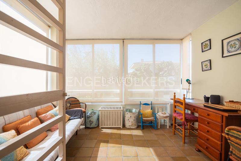 Foto f6cd5ade-7bbb-4647-b3ad-7ef8d6f5e593. Casa amb calefacció aparcament piscina a Ensanche - Río Jucar Castellón de la Plana
