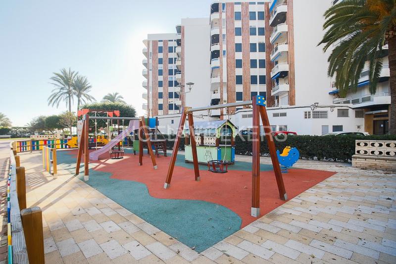 Foto 54a276d8-4eaa-4e83-b49d-acebc040e6e3. Alquiler apartamento  en primera linea con terraza y vistas inigualables al mediterráneo y montañas. en Sagunt