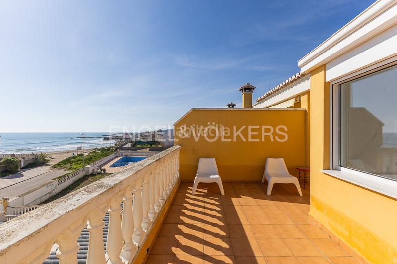Foto 1fa27377-32ac-4a85-ac77-3e9c2baf1561. Casa amb calefacció aparcament piscina a El Marenyet Cullera