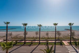 Apartament a Moncófar Playa. Vive frente al mar en moncófar dúplex exclusivo con vistas inmej