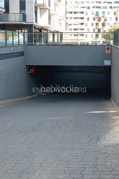 Foto 3666a7a6-8525-410a-b125-8560006d1c73. Parking voiture dans País Valencià Mislata