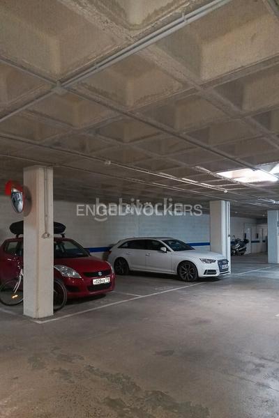 Foto 6ce3c228-6db1-4d0e-98e7-651d37dce8dd. Parking voiture dans País Valencià Mislata