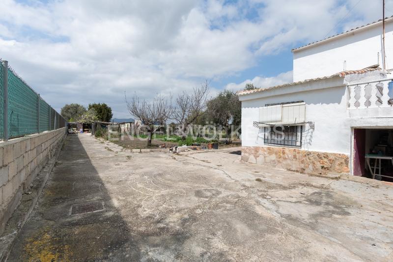 Foto 1d6aa063-294e-40e6-9a01-fe43767544ce. Masia amb calefacció aparcament piscina a Corinto-Almardà Sagunt