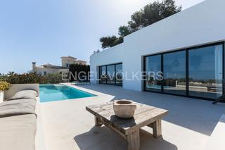 Masia  Johann sebastián bach. Chalet estilo ibicenco en la zona del balcón al mar, calle sebas