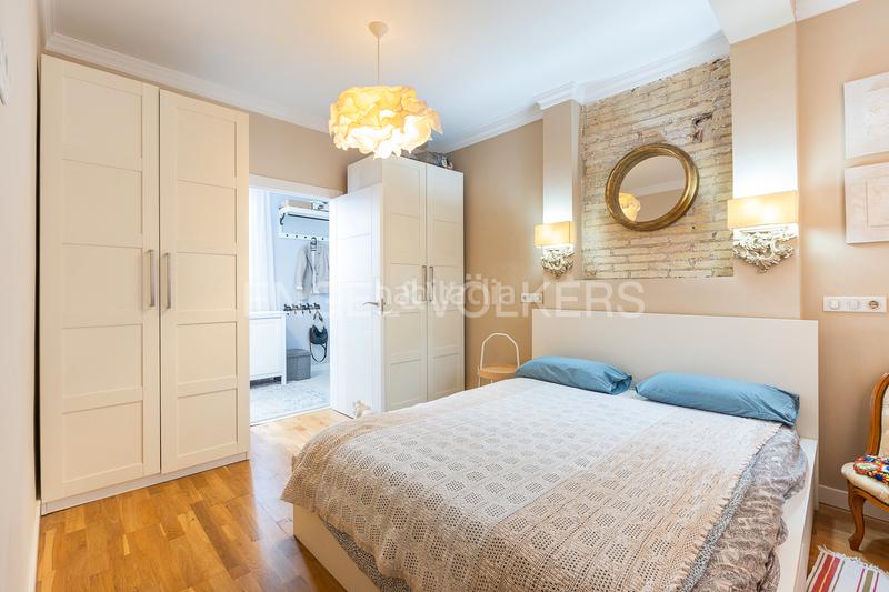 Foto 44bbff95-f795-4e8f-8d2c-55a68a247aff. Alquiler ático luminoso ático con terraza para corta estancia en Valencia