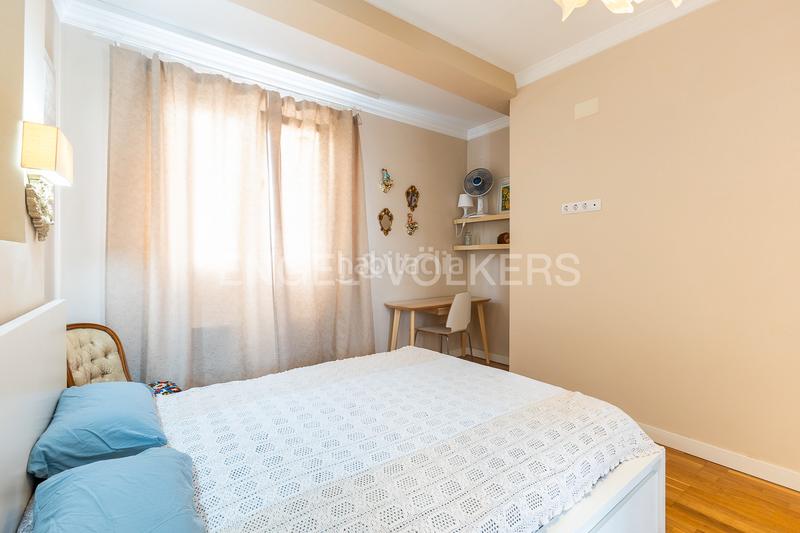 Foto 94d194d3-8f89-41ed-9894-600278ddae1f. Alquiler ático luminoso ático con terraza para corta estancia en Valencia