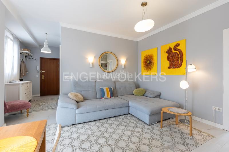Foto ed5842b6-ef3b-46e8-8c0a-5e0e314d21f1. Alquiler ático luminoso ático con terraza para corta estancia en Valencia