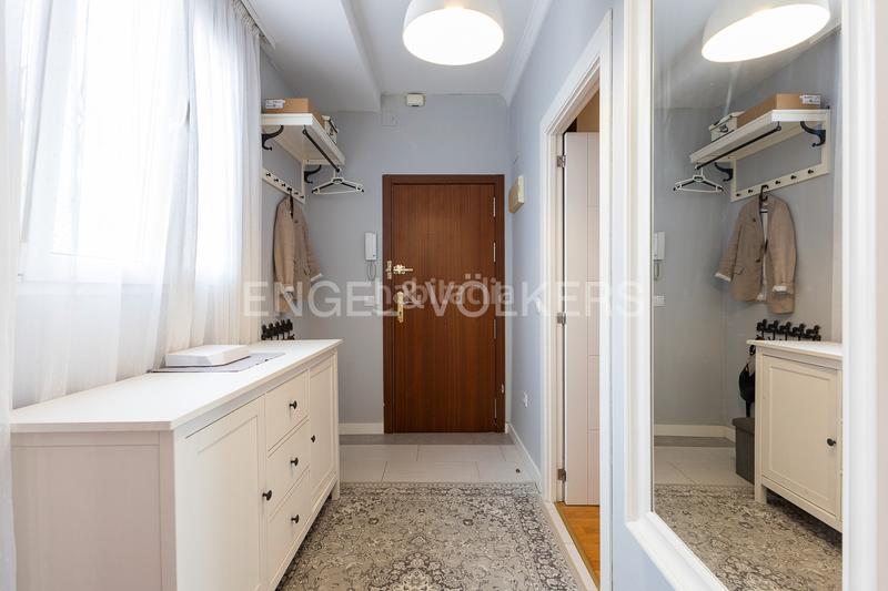 Foto 90e25e21-7ab6-4f36-ab55-f7ae43bd1bee. Location attique avec chauffage dans El Botànic Valencia