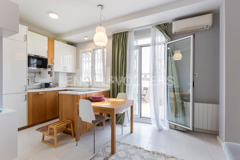 Foto b0cbd08a-e7c1-4a59-88a7-328c39fbc8ff. Miete dachwohnung mit heizung in El Botànic Valencia