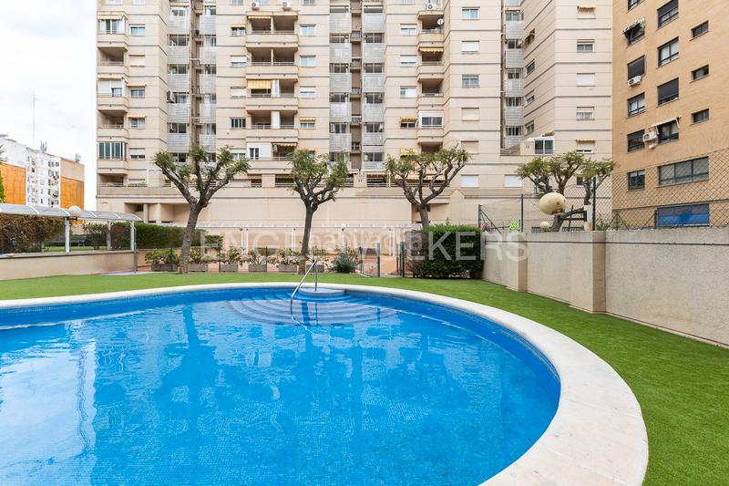 Foto 3cb74dd6-59a3-4f66-9d51-1815987a73a8. Ático  dúplex con gran terraza en penyaroja en Valencia