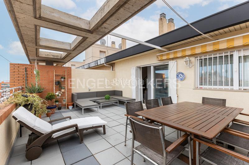 Foto 4796829b-b00c-4c67-850e-0e06ffd4403c. Ático  dúplex con gran terraza en penyaroja en Valencia
