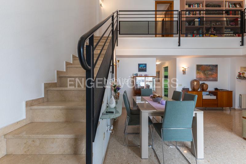 Foto 53d670e4-8f5d-425a-a042-cfb5a55f764c. Ático  dúplex con gran terraza en penyaroja en Valencia
