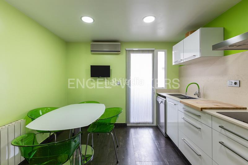 Foto 7e220c19-1dcb-4940-8273-cad0604ca923. Ático  dúplex con gran terraza en penyaroja en Valencia