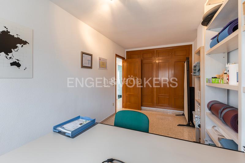 Foto d1ee1d90-0d6e-40d7-b970-a4d46c2b9c3c. Ático  dúplex con gran terraza en penyaroja en Valencia