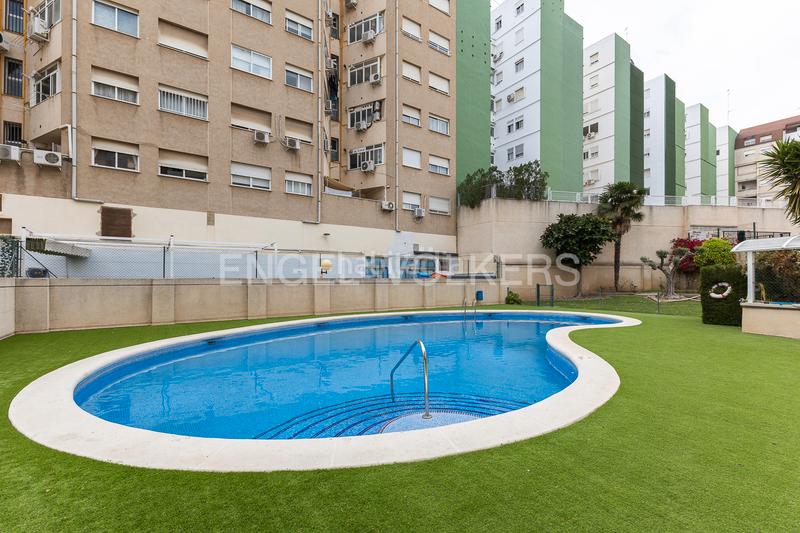 Foto d8d77e0e-1a81-465a-8183-2b1edc90ae4f. Ático  dúplex con gran terraza en penyaroja en Valencia