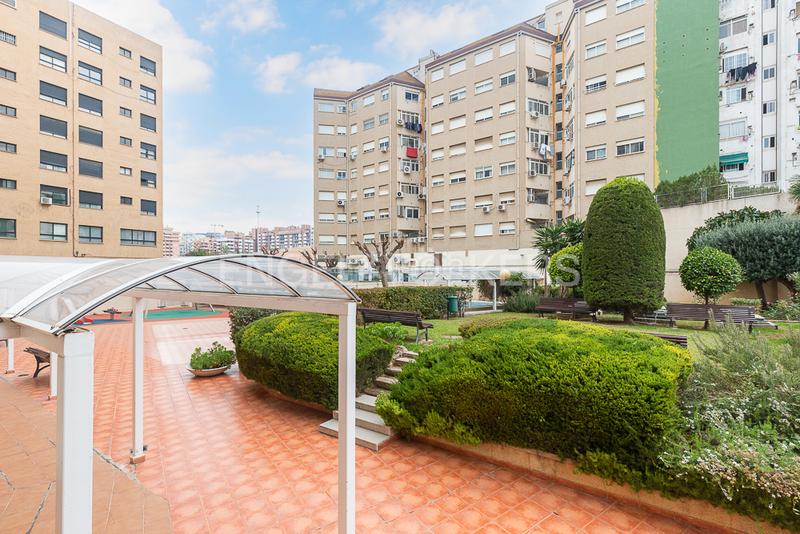 Foto fe91a658-a793-47ee-8f8b-46afaba6e037. Ático  dúplex con gran terraza en penyaroja en Valencia