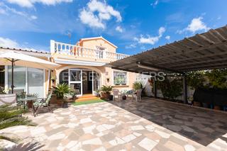 Casa a Centro Urbano. Casa cercana a la ciudad en segunda línea de playa  ideal como c