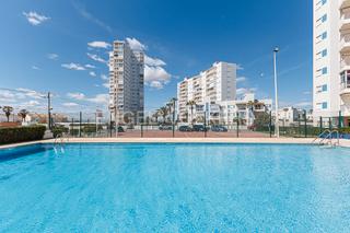 Apartament a El Perellonet. Apartamento reformado  frente al mar  el perellonet