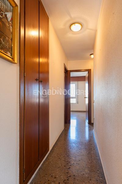 Foto 0476d85d-caef-4fdf-953a-02845295a8a3. Apartamento vivienda de 4 dormitorios en zona de cortes nas en Valencia