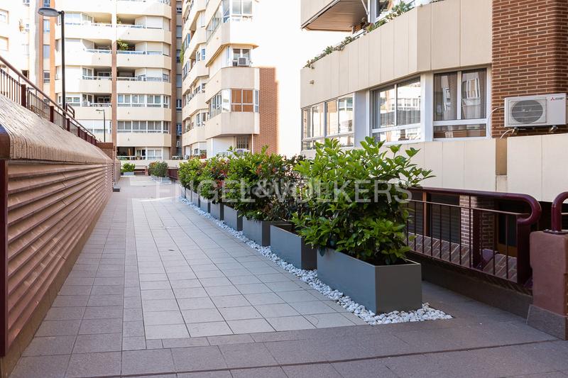 Foto 3b9c8c1b-4a76-426e-a16d-a3e4c809492f. Apartamento vivienda de 4 dormitorios en zona de cortes nas en Valencia