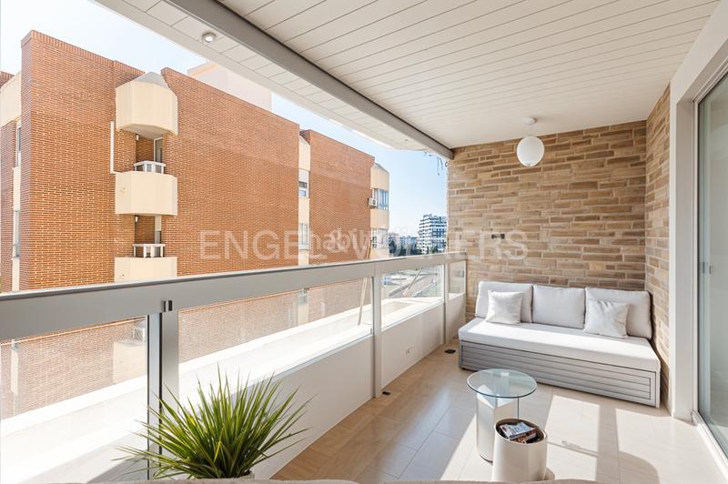 Foto 57002955-2666-4de0-adc0-4f7977684ba9. Apartamento vivienda de 4 dormitorios en zona de cortes nas en Valencia