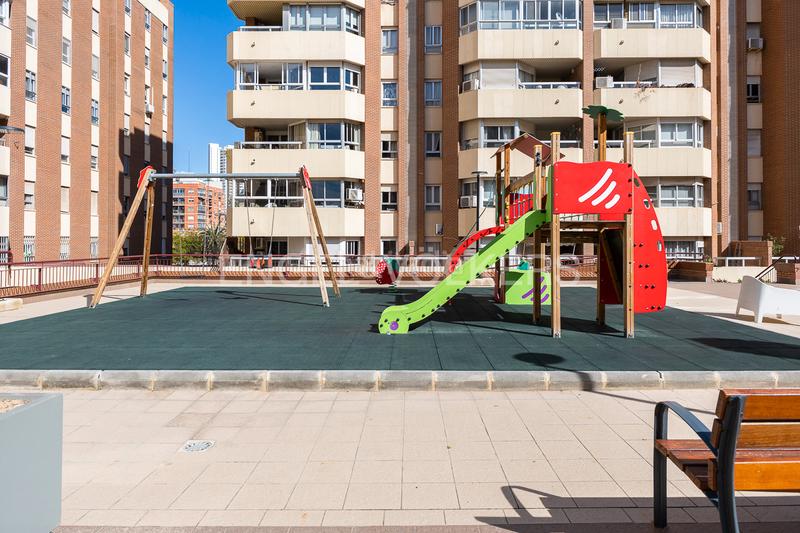 Foto 68c47738-3ed0-418d-9788-2b9117e1619a. Apartamento vivienda de 4 dormitorios en zona de cortes nas en Valencia