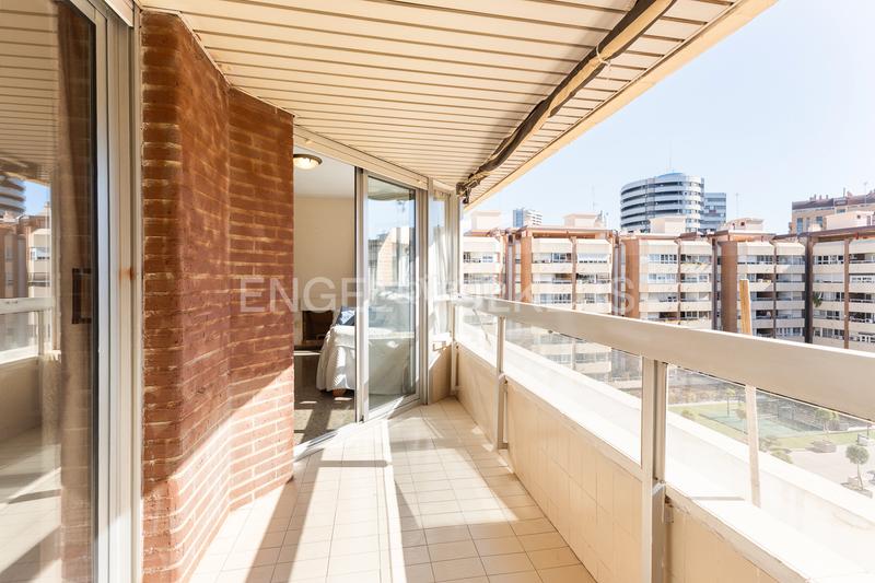 Foto 837f07c7-5983-4a27-b417-f6c51230efab. Apartamento vivienda de 4 dormitorios en zona de cortes nas en Valencia