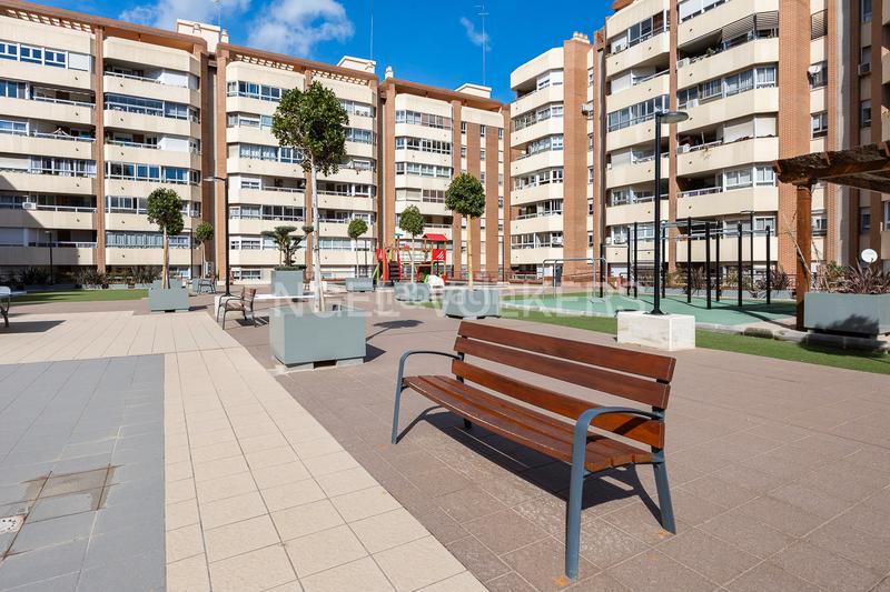 Foto b8d1bcf8-7e60-463b-b4b1-5c01c347de68. Apartamento vivienda de 4 dormitorios en zona de cortes nas en Valencia