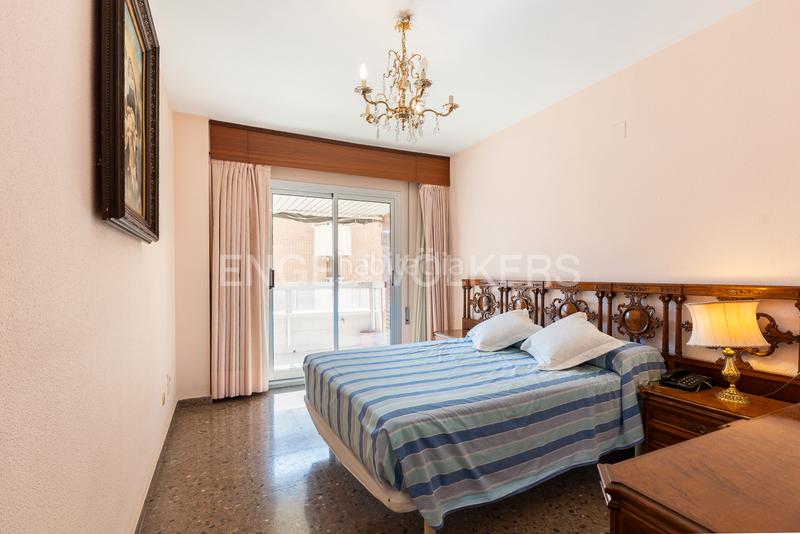 Foto c0580e3b-b974-4c48-96e7-0e1ae33fbabc. Apartamento vivienda de 4 dormitorios en zona de cortes nas en Valencia