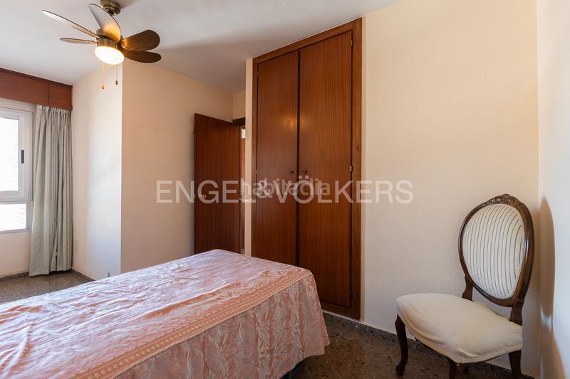 Foto e9359ec0-9176-48be-b640-d5dc1b62f7b2. Apartamento vivienda de 4 dormitorios en zona de cortes nas en Valencia
