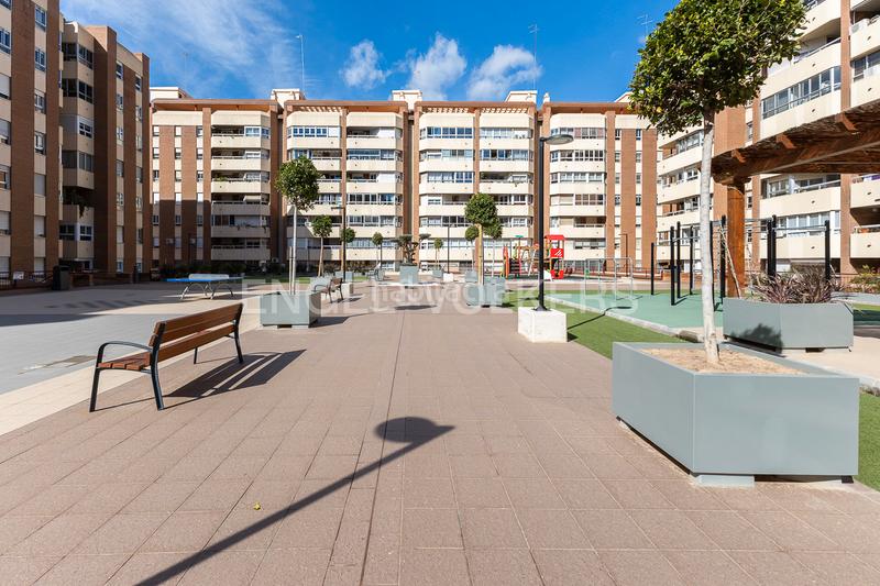 Foto ea0cd4a8-152a-454a-bdee-81e03d27825b. Apartamento vivienda de 4 dormitorios en zona de cortes nas en Valencia
