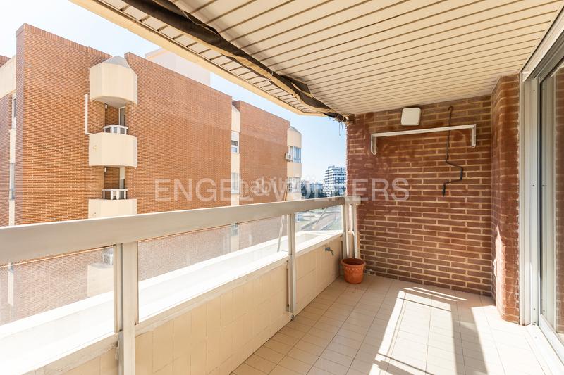 Foto f6277cb3-55ae-46ed-9dcd-670f629e67f4. Apartamento vivienda de 4 dormitorios en zona de cortes nas en Valencia
