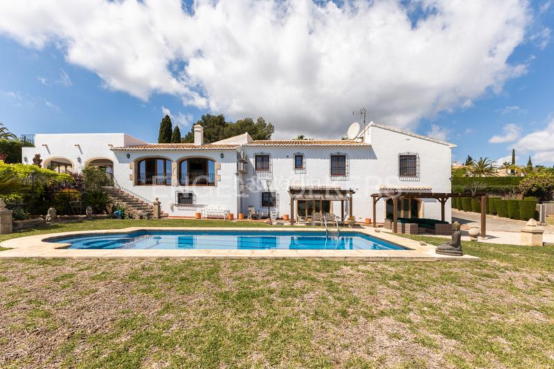 Foto f9ddc8d3-b0d1-4af6-9be0-945758cc25ca. Masía impresionante villa en jávea en Partida Comunes-Adsubia Xàbia