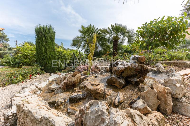 Foto 3ec5f3c0-6337-4450-bffa-45a600101fec. Casa propiedad exclusiva con vistas, piscina climatizada y jardín en Dénia