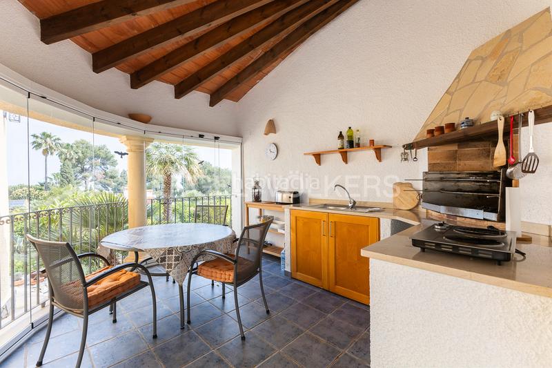 Foto 3f345bb2-c853-4307-9306-906af50a4ea1. Casa propiedad exclusiva con vistas, piscina climatizada y jardín en Dénia